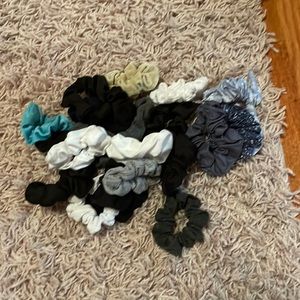 24 scrunchies